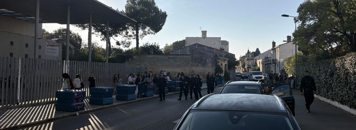 Confiné par le blocus : quand le lycée bascule à distance au rythme des mortiers d'artifice