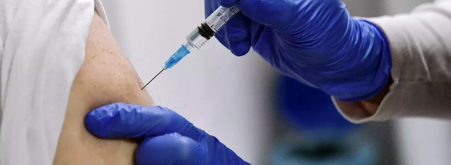 Іноземці та особи без громадянства можуть вакцинуватися від COVID-19 в Україні