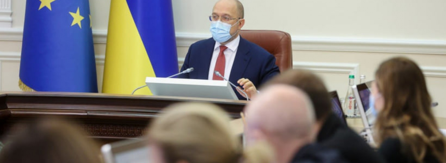 У «жовтій» зоні підприємці можуть обрати: працювати з обмеженнями або без обмежень, але з ковід-сертифікатами