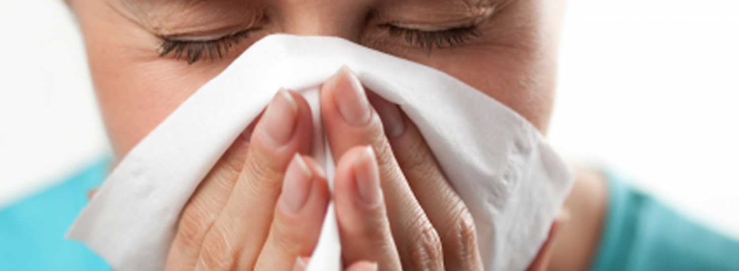 Фармацевти пояснили як позбутися закладеності носа в домашніх умовах