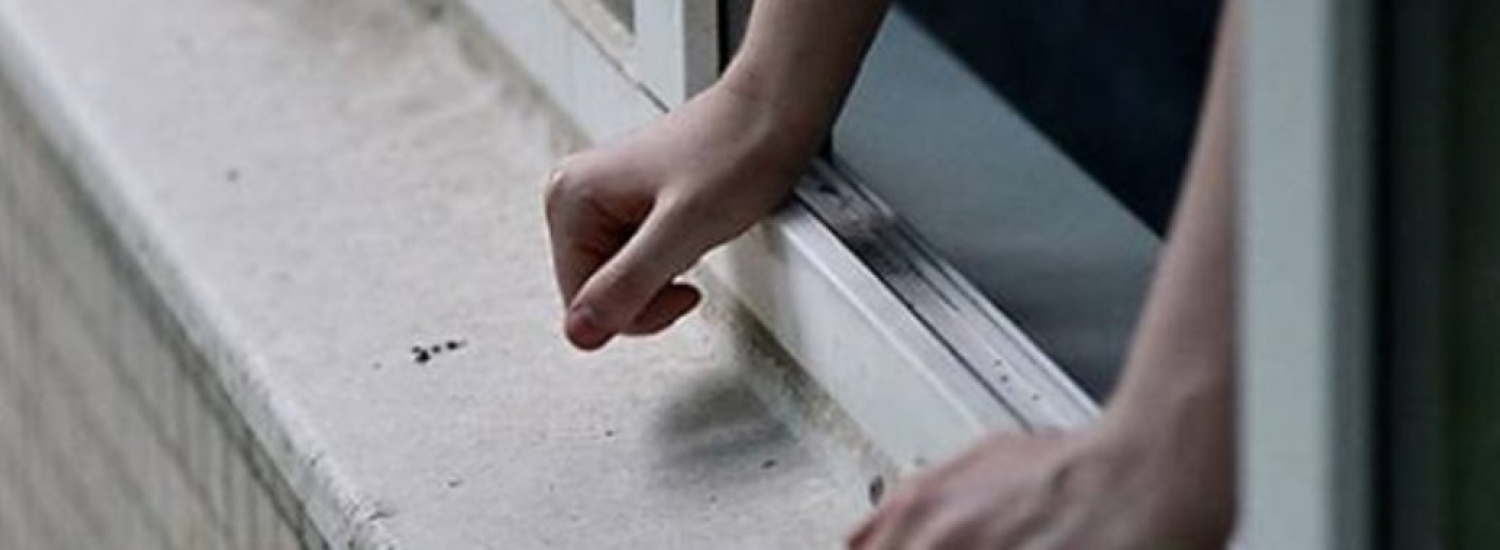 ﻿У Вінниці школяр вистрибнув з вікна 8 поверху ймовірно через конфлікт з батьками