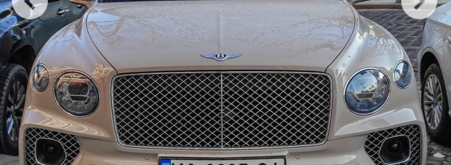 ﻿В Україні з'явився новий позашляховик Bentley Bentayga незвичайного кольору (ФОТО)