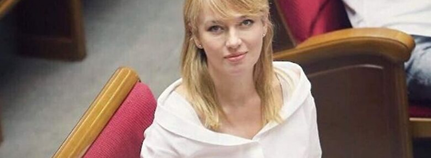 ﻿По багатому: "Слуга народу" засвітила в Раді розкішні сережки за 122 тисячі гривень (ФОТО)