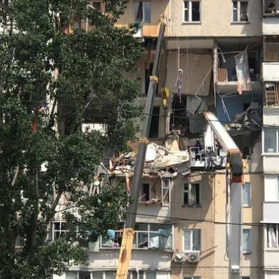 Доля двох осіб після вибуху у житловому будинку в Дарницькому районі Києва залишається невідомою