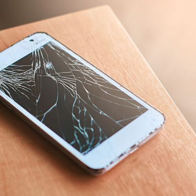 Побоювання розбити екран мобільника більше не проблема: у Apple знайшли вирішення