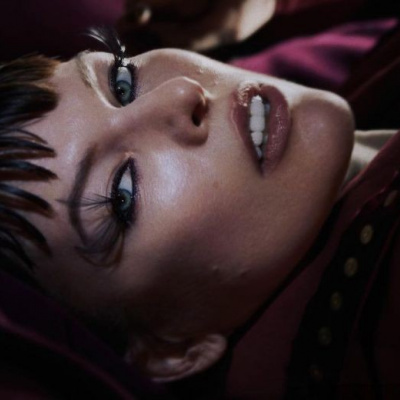 Напередодні прем'єри «Мисливця на монстрів» Мілла Йовович знялася в розкішній фотосесії