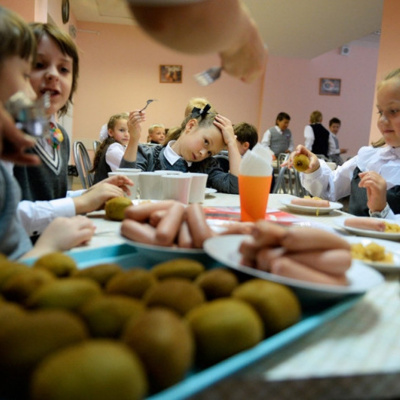 ﻿Стандарти харчування малюків: 12 шкільних обідів дітей з різних країн