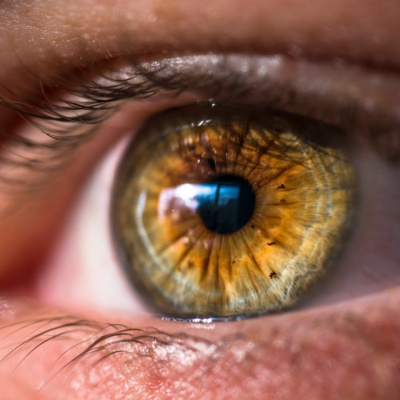 Лікарі розповіли, чому сіпається око та що з цим робити