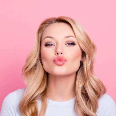 Пухкі губи та красиві груди це реальність: дієтологи назвали продукти, які здатні замінити косметичні процедури