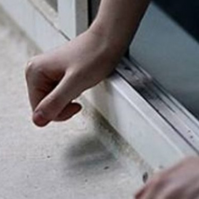 У Вінниці школяр вистрибнув з вікна 8 поверху ймовірно через конфлікт з батьками