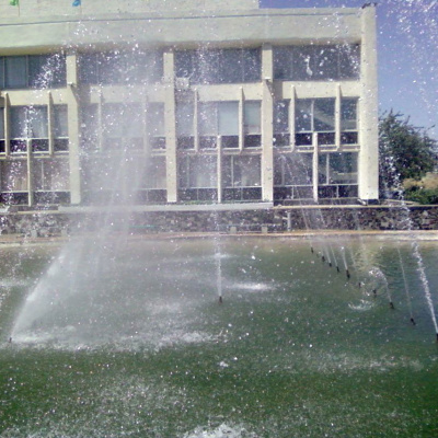 У Рубіжному, на головній площі міста, влада вирішила відремонтувати фонтан (ФОТО)