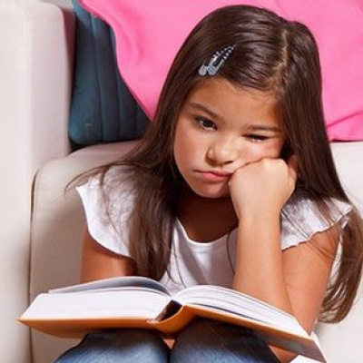 Ваша дитина й досі не хоче читати: основні причини та як їх позбутися