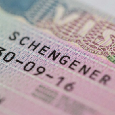 Через збільшення випадків COVID-19 Шенгенська зона залишається закритою для туристів з України