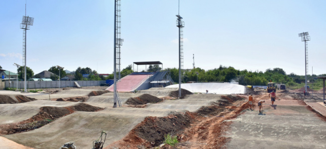 На велотрасі ВМХ у Лимані, що на Донеччині, завершують фінішну пряму