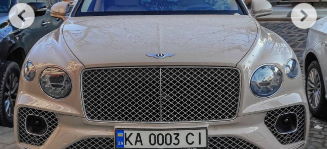 ﻿В Україні з'явився новий позашляховик Bentley Bentayga незвичайного кольору (ФОТО)