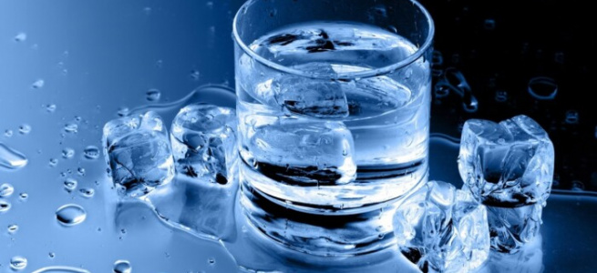 ﻿Дієтологи розповіли як холодна вода впливає на вашу вагу