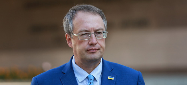 ﻿Закон про застосування електрошокерів покликаний захистити як поліцейських, так і громадян України – Антон Геращенко