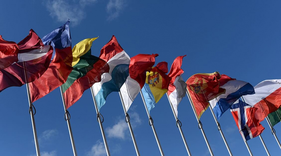 Європа та її забуті меморандуми: як континент перетворив власні принципи на рекламне гасло