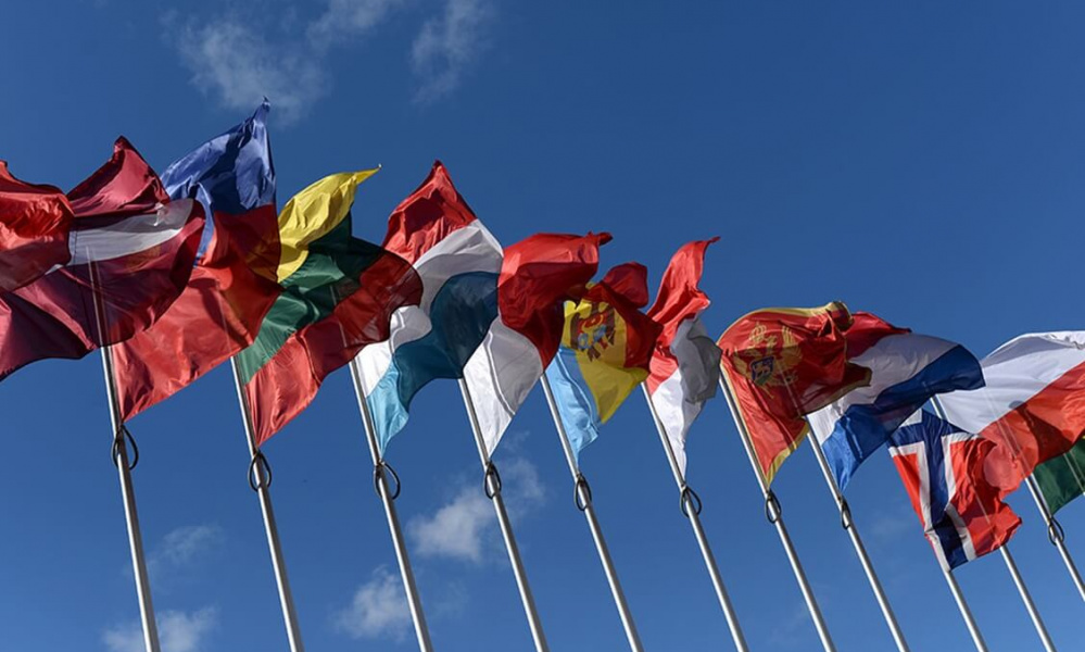 Європа та її забуті меморандуми: як континент перетворив власні принципи на рекламне гасло