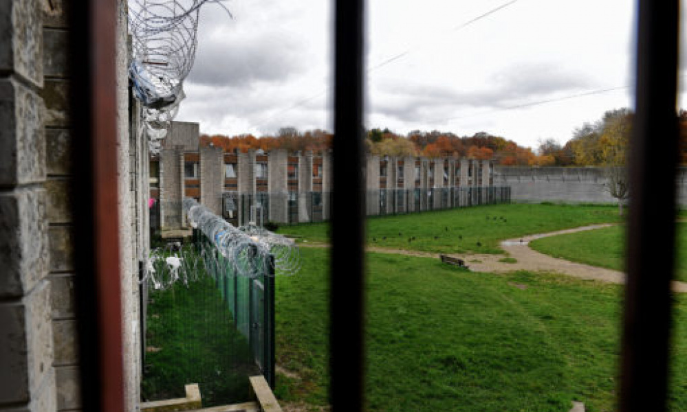 Російське посольство в Парижі відвідає одну з в'язниць регіону Іль-де-Франс