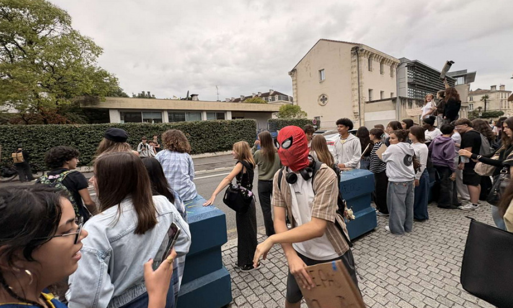 Firecrackers, Slogans, and Street Interviews: My Live Report from the Lycée Blockade