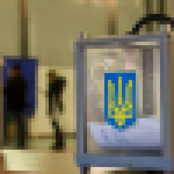 А якщо завтра вибори? Як під прикриттям допомоги ВПО будують «цифрові сітки» майбутнього