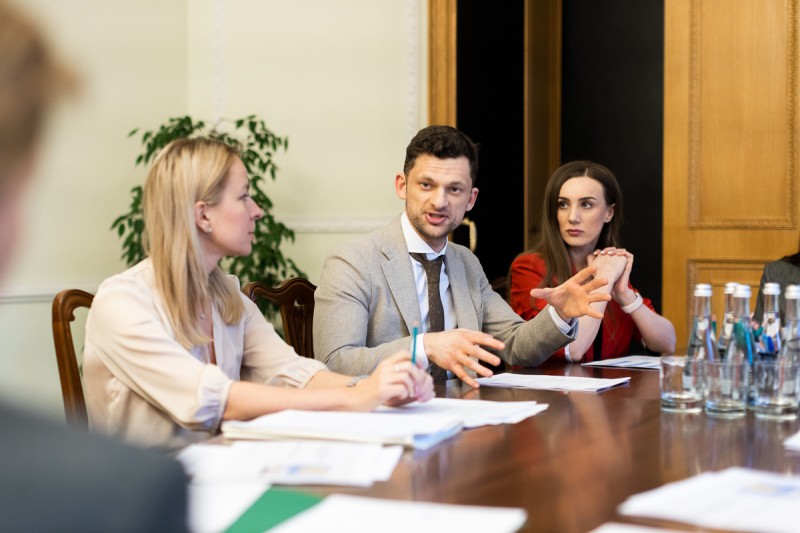 Дубілет нарада гаряча лінія